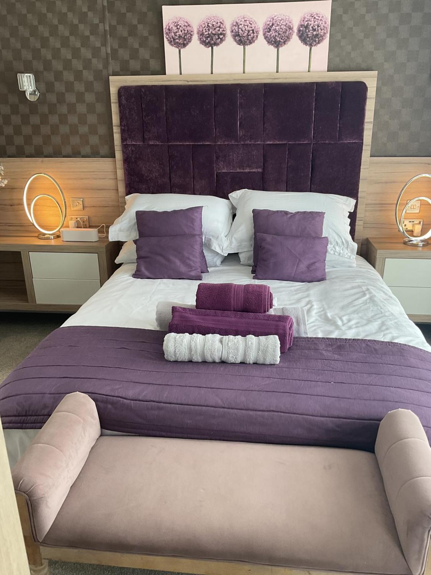 Tattershall Vip Lodge- Lakeside Setting With Hot Tub And Private Fishing Peg Situated On Osprey Lake Tattershall Park Екстер'єр фото